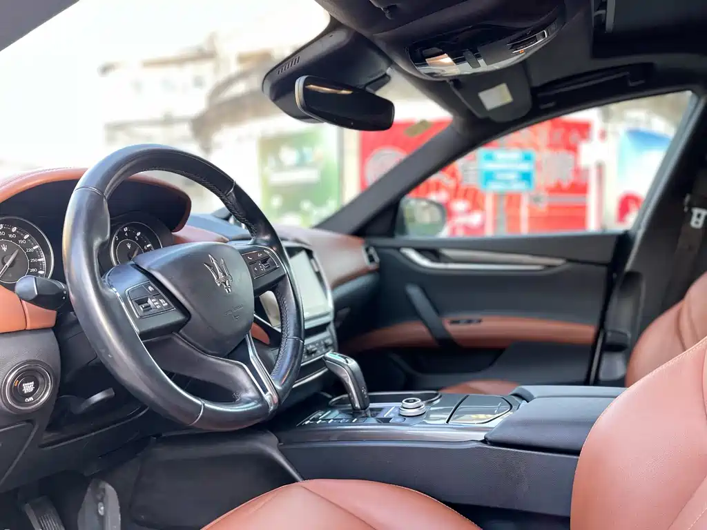 Maserati Ghibli 2021 — фото 14