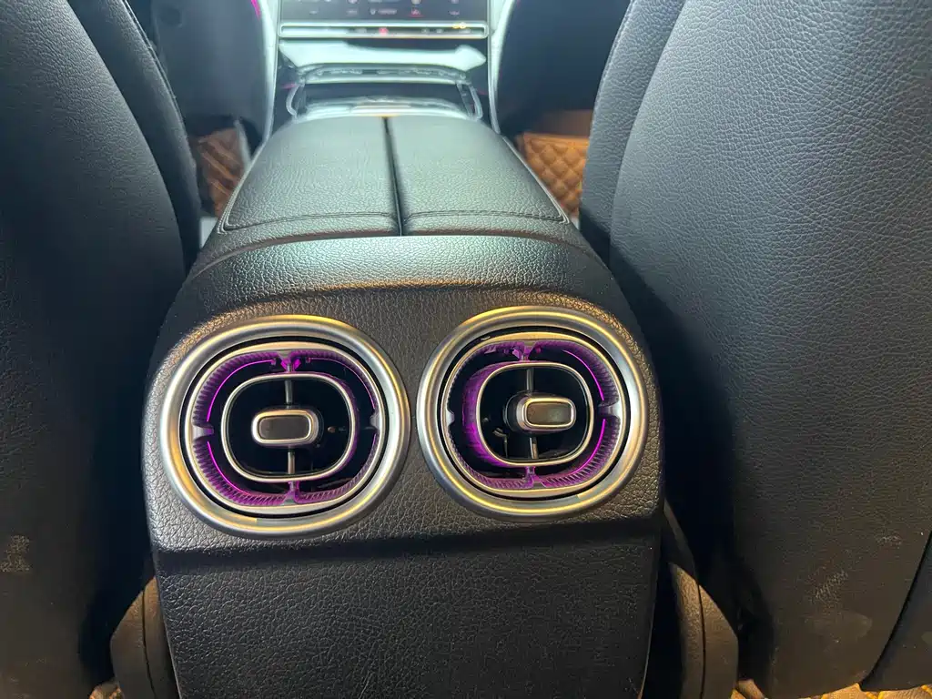 Mercedes-Benz C-Class 2023 — фото 13