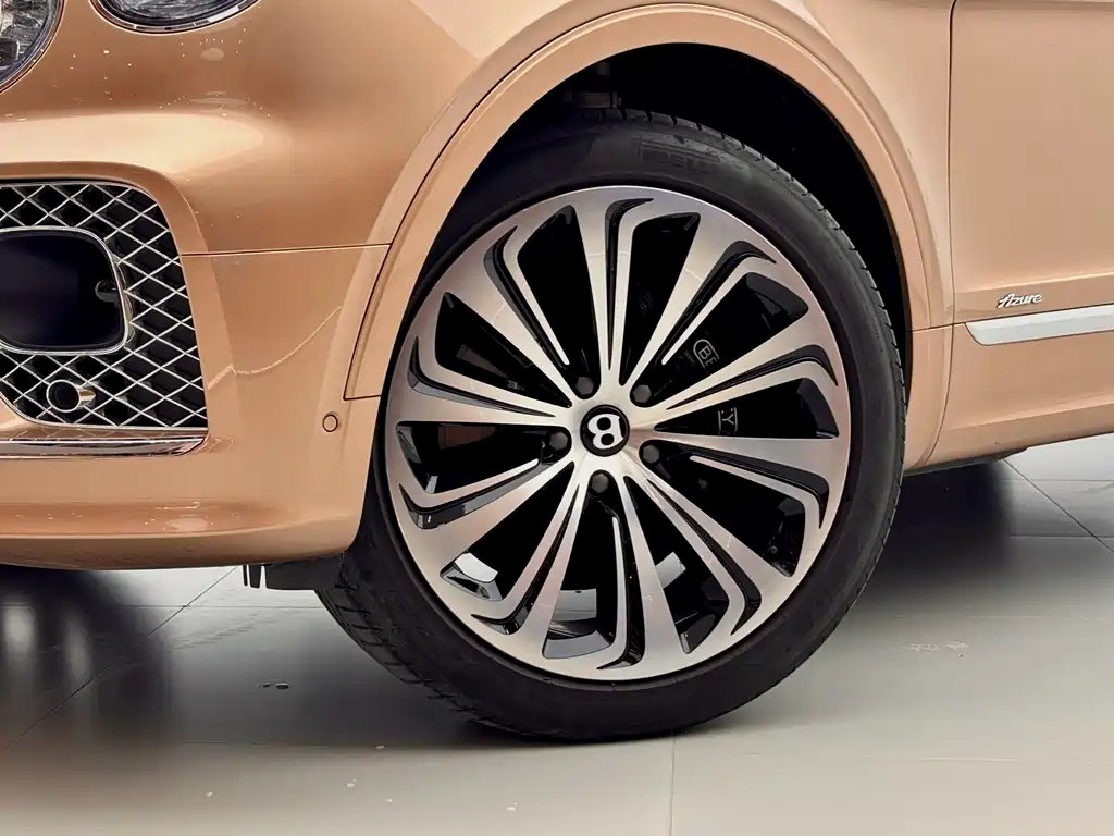 Bentley Bentayga 2023 — фото 17