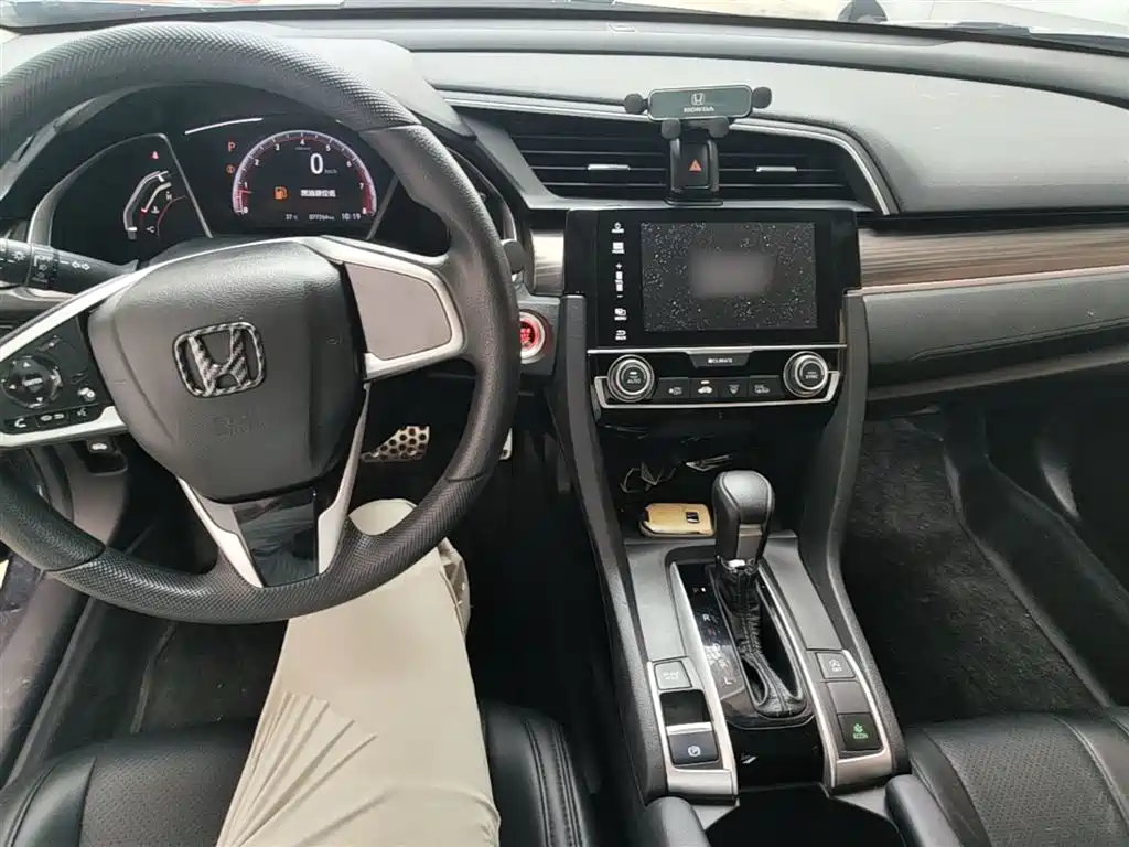 Honda Civic 2019 — фото 10