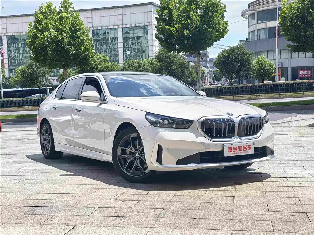 BMW 5 Series 2024