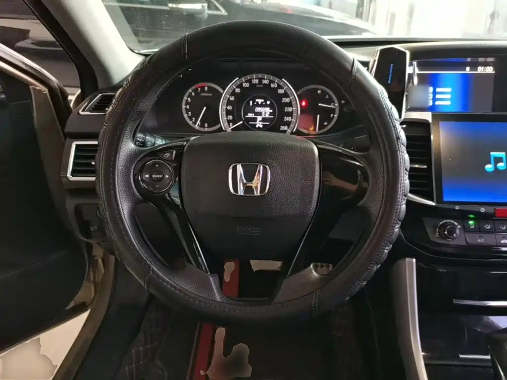 Honda Accord 2017 — фото 11