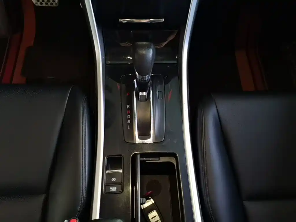 Honda Accord 2017 — фото 14