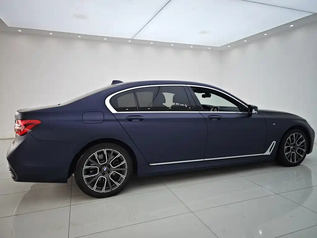 BMW 7 Series 2018 — фото 17