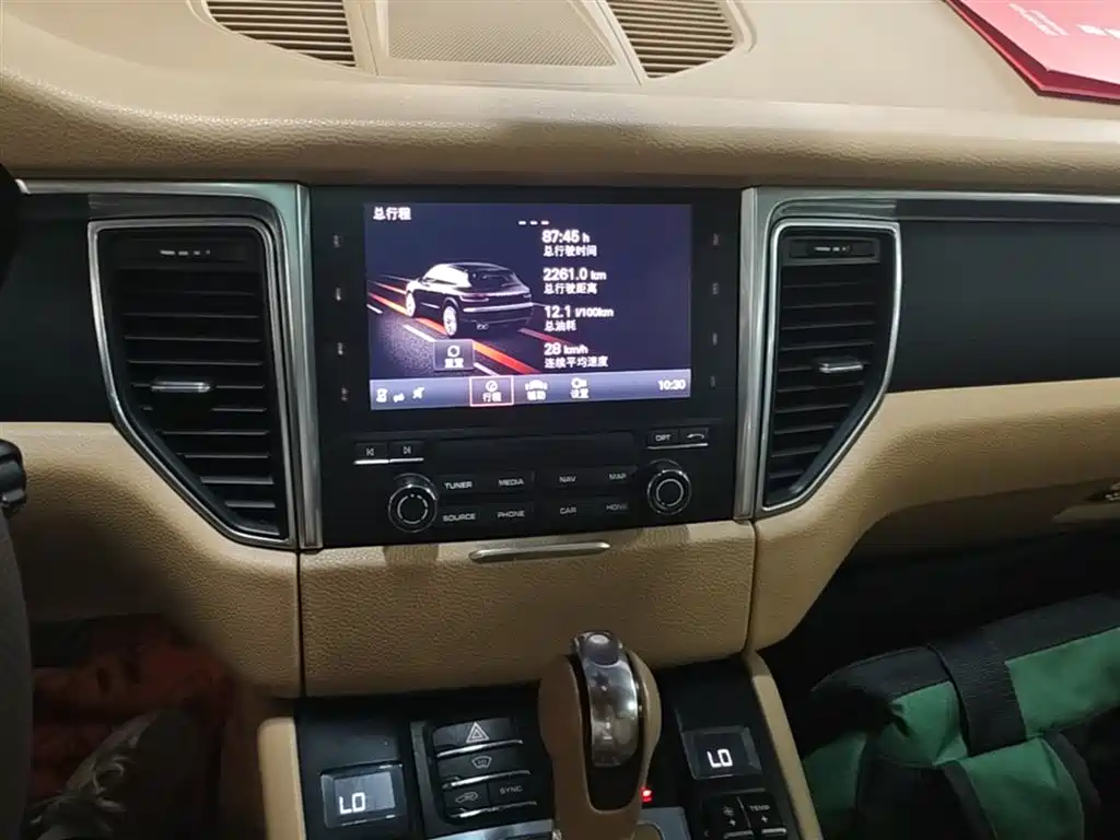 Porsche Macan 2016 — фото 13