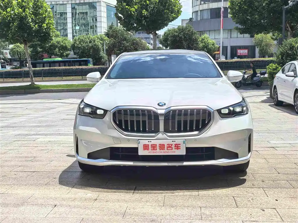 BMW 5 Series 2024