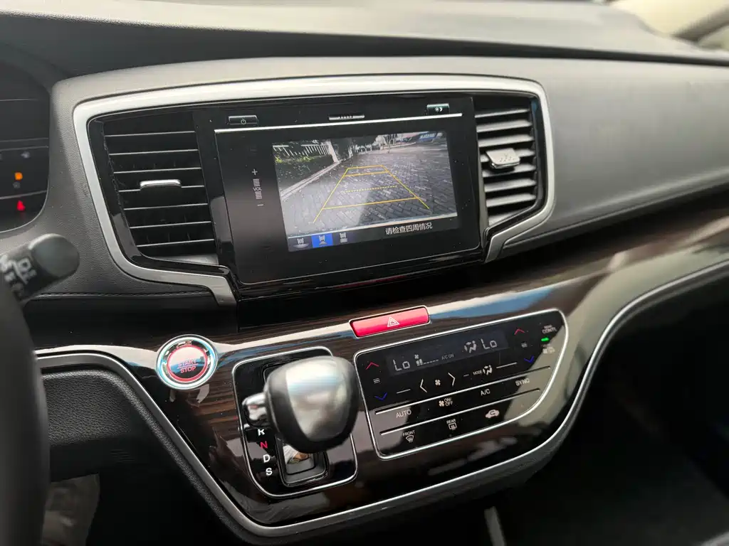 Honda Odyssey 2018 — фото 16