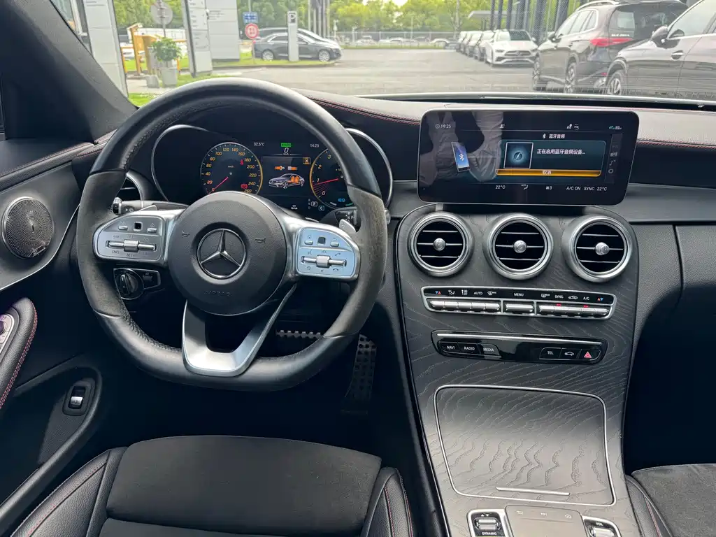 Mercedes-Benz C-Class 2023 — фото 12