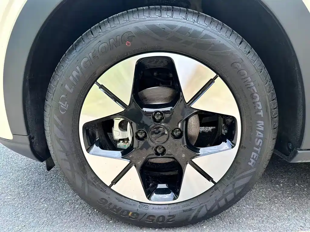 Geely Galaxy Starwish 2025 — фото 15