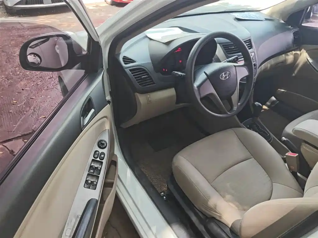Hyundai Verna 2016 — фото 16