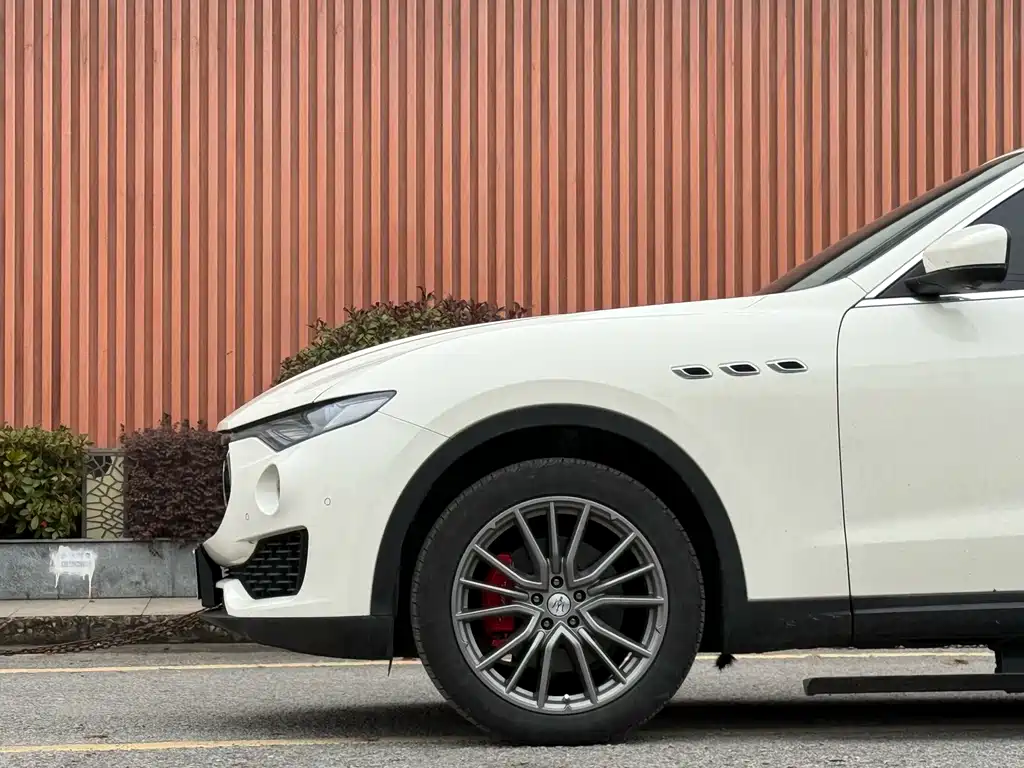 Maserati Levante 2021 — фото 3