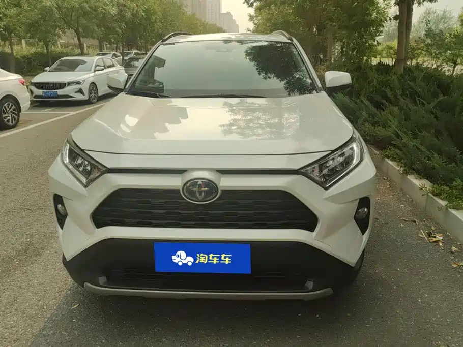 Toyota RAV4 2020 — фото 2