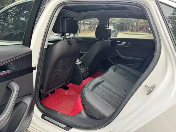 Audi A4L 2020