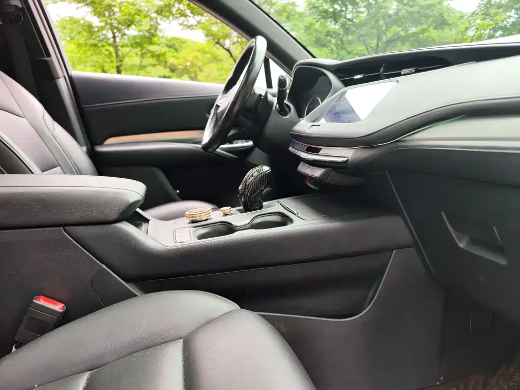 Cadillac XT4 2020 — фото 13
