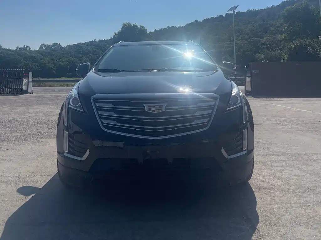 Cadillac XT5 2017 — фото 2