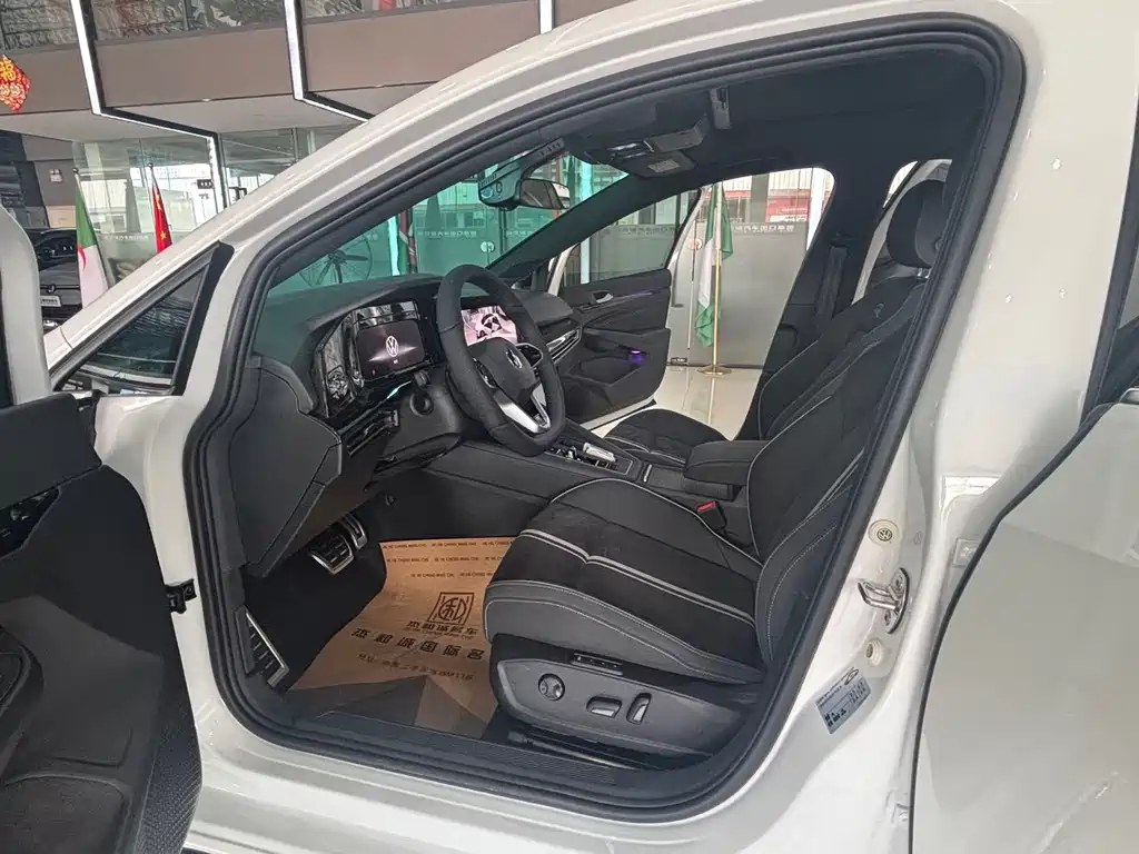 Volkswagen Golf 2023