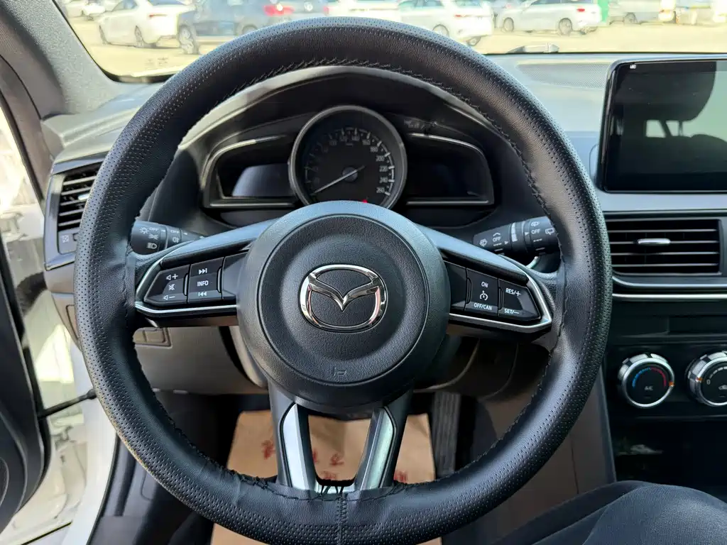 Mazda CX-4 2023 — фото 17