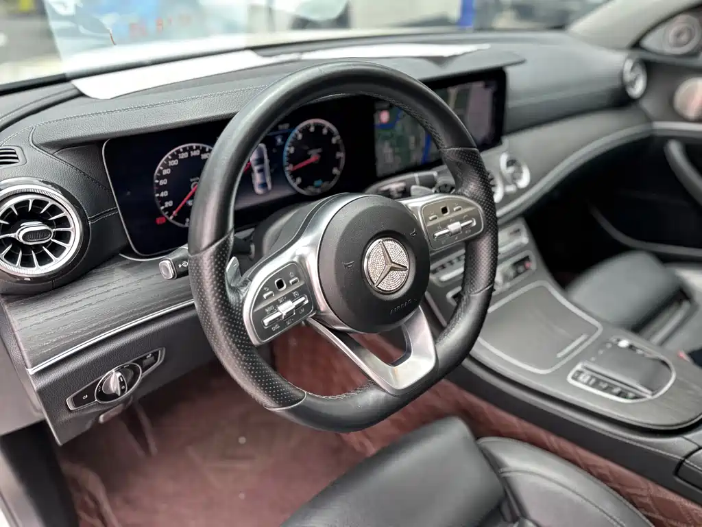 Mercedes-Benz E-Class 2020 — фото 9