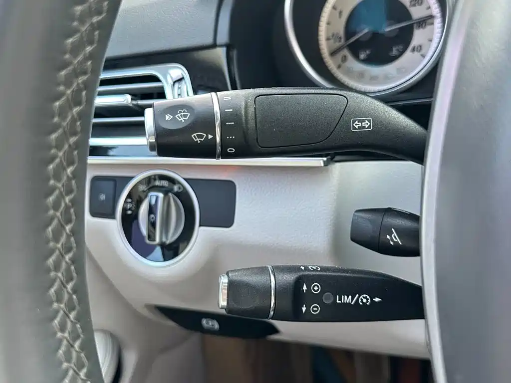 Mercedes-Benz E-Class 2014 — фото 20