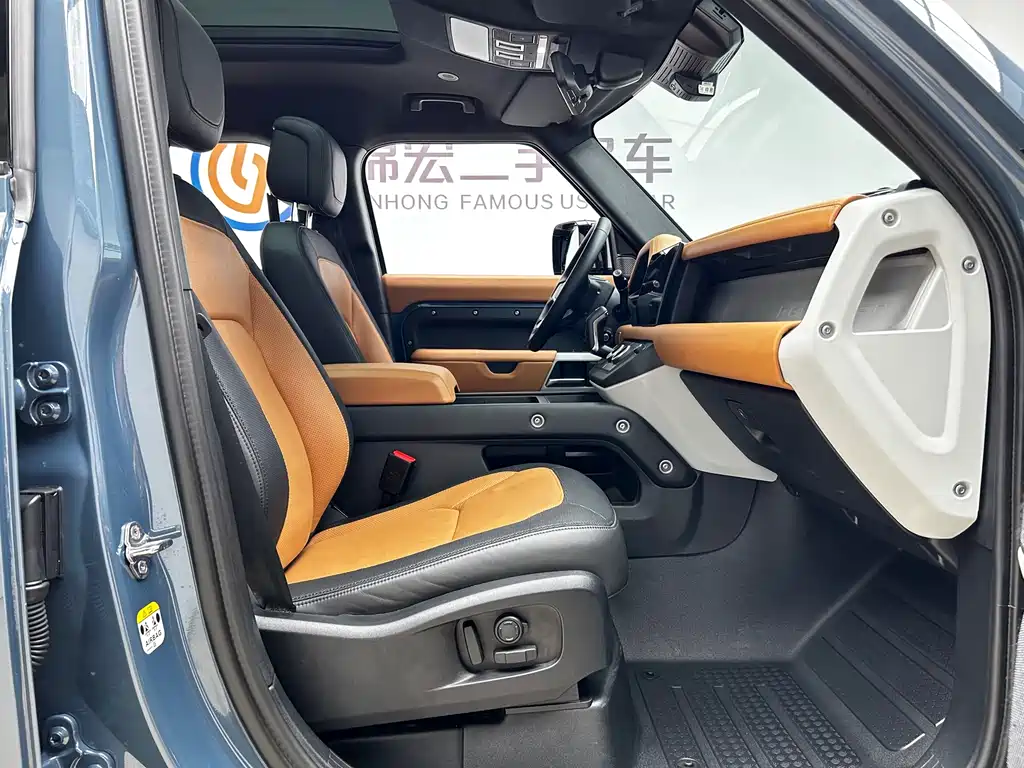 Land Rover Defender 2024 — фото 17