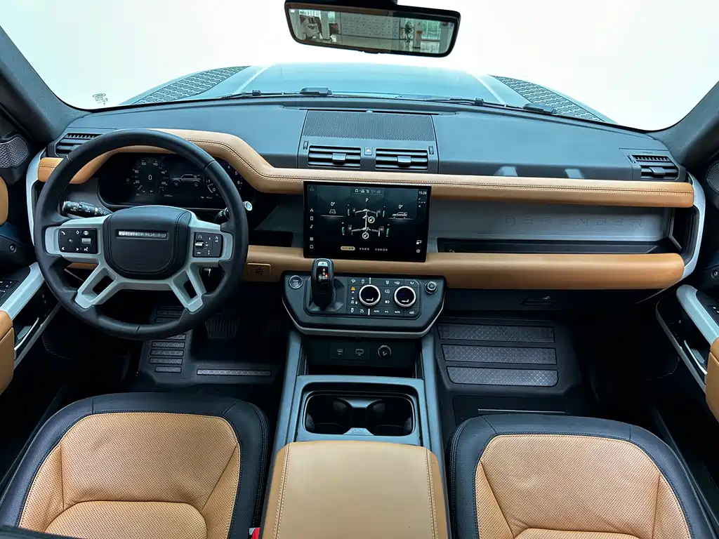 Land Rover Defender 2024 — фото 16