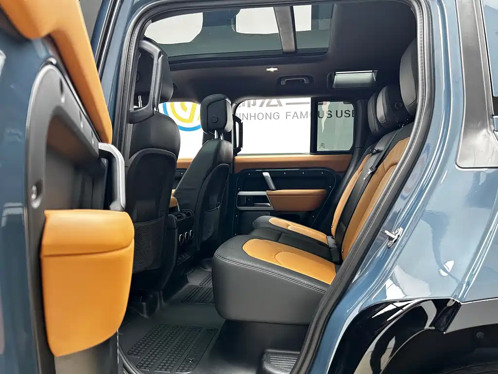 Land Rover Defender 2024 — фото 13