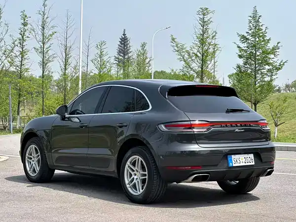 Porsche Macan 2021