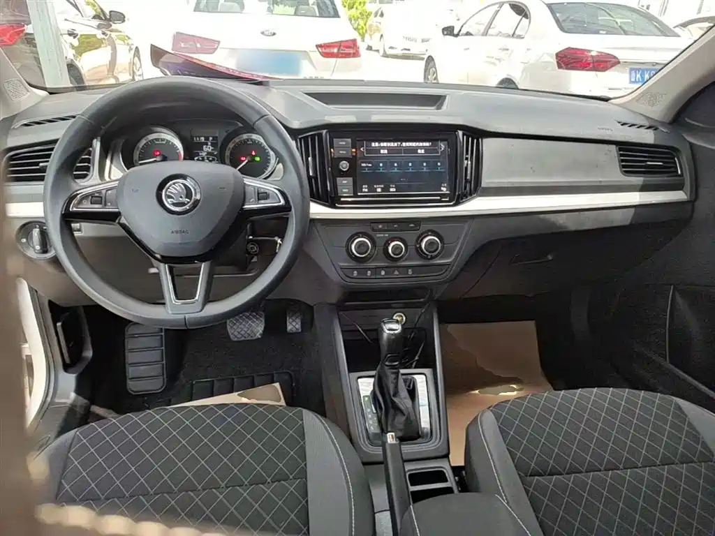 Skoda Kamiq 2021 — фото 10