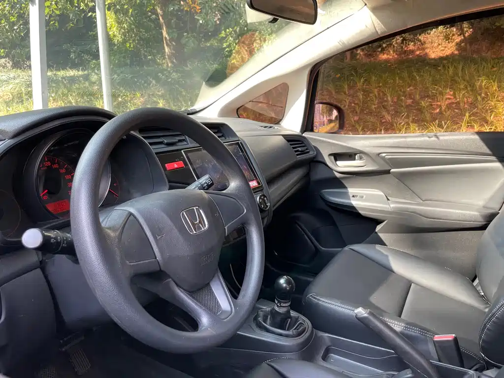 Honda Fit 2017 — фото 13