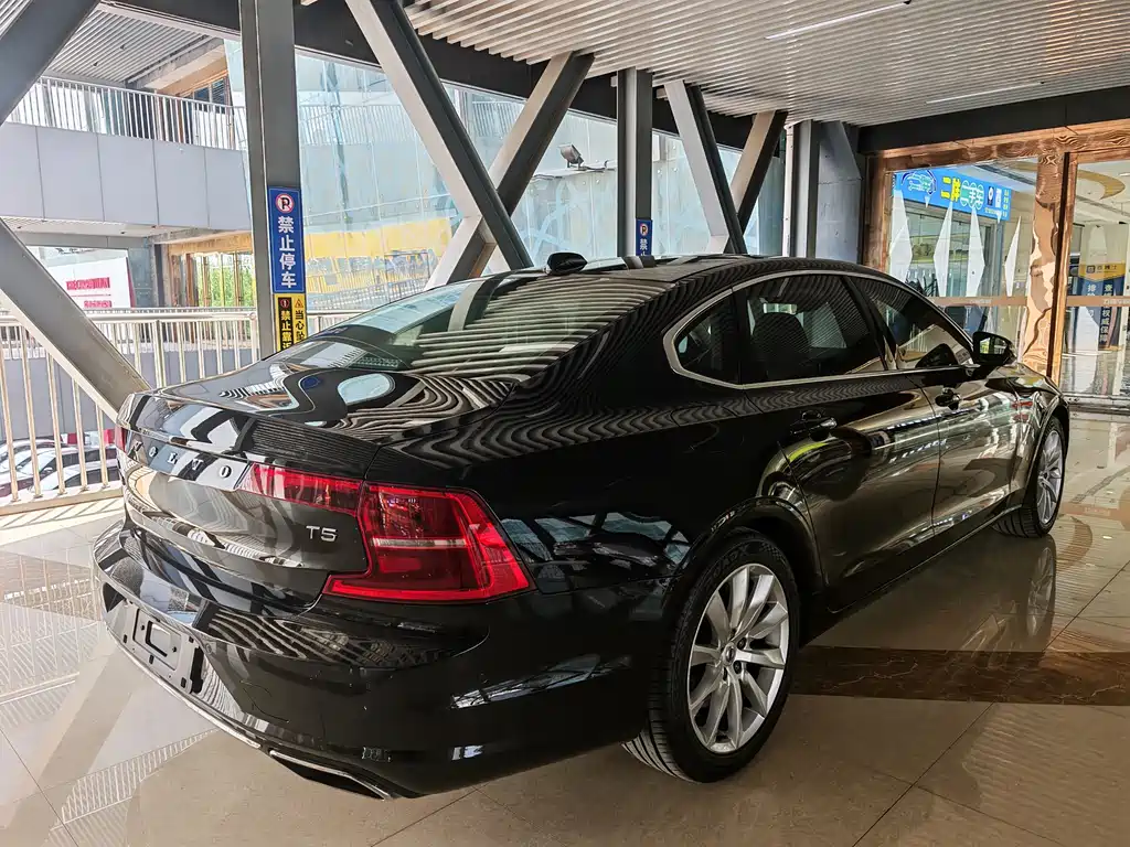 Volvo S90 2018 — фото 4