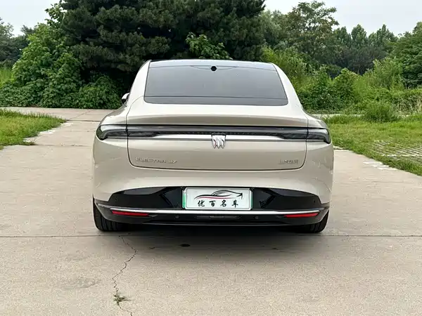 Buick Zhijing L7 2025