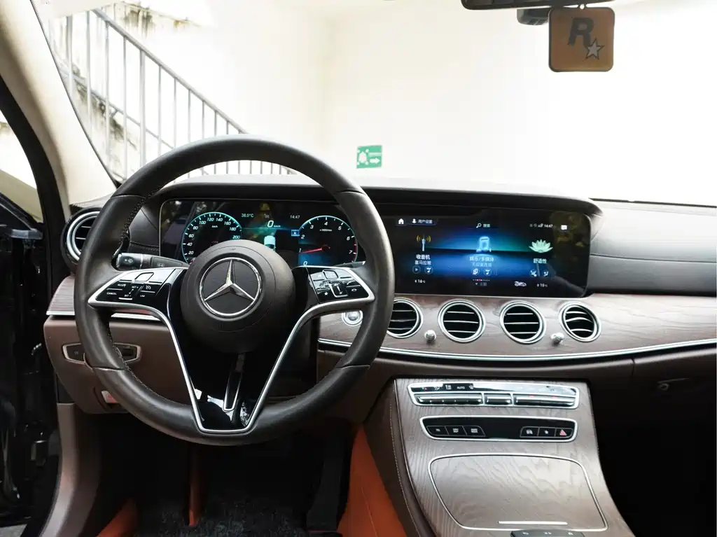 Mercedes-Benz E-Class 2021 — фото 25