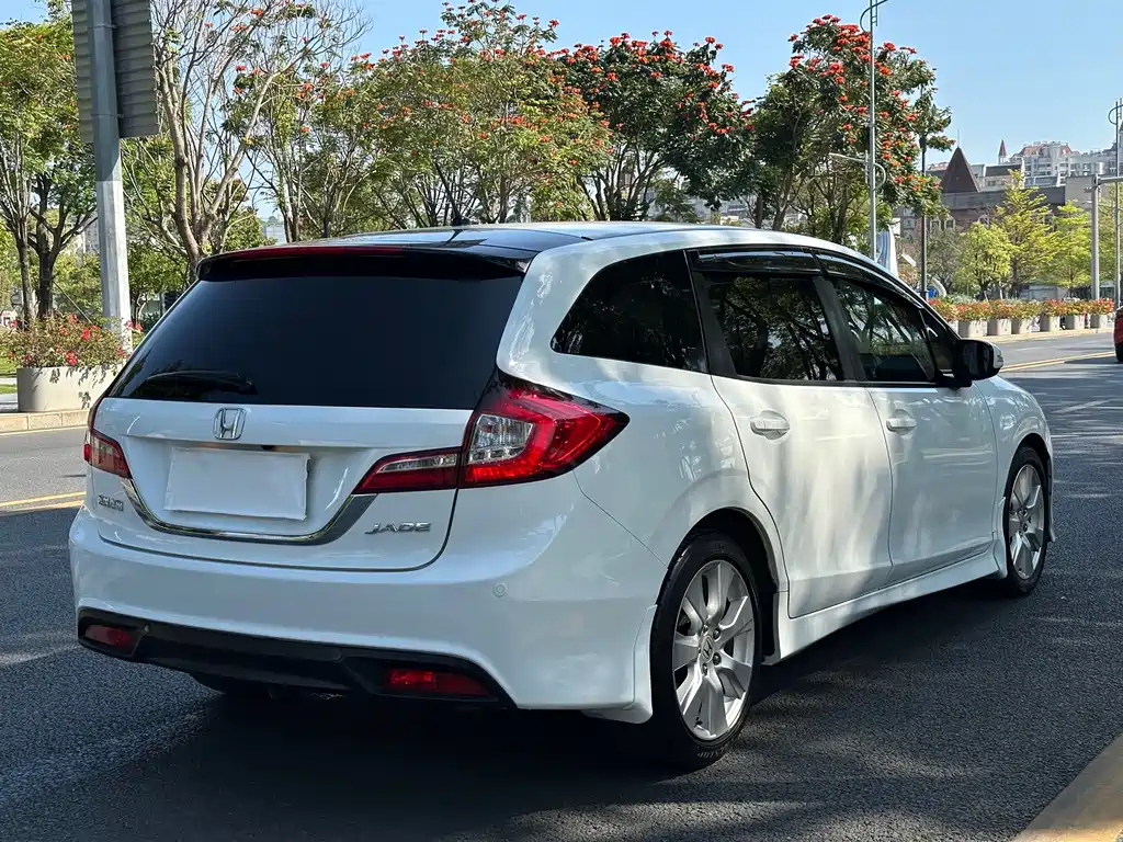 Honda Jade 2014 — фото 6