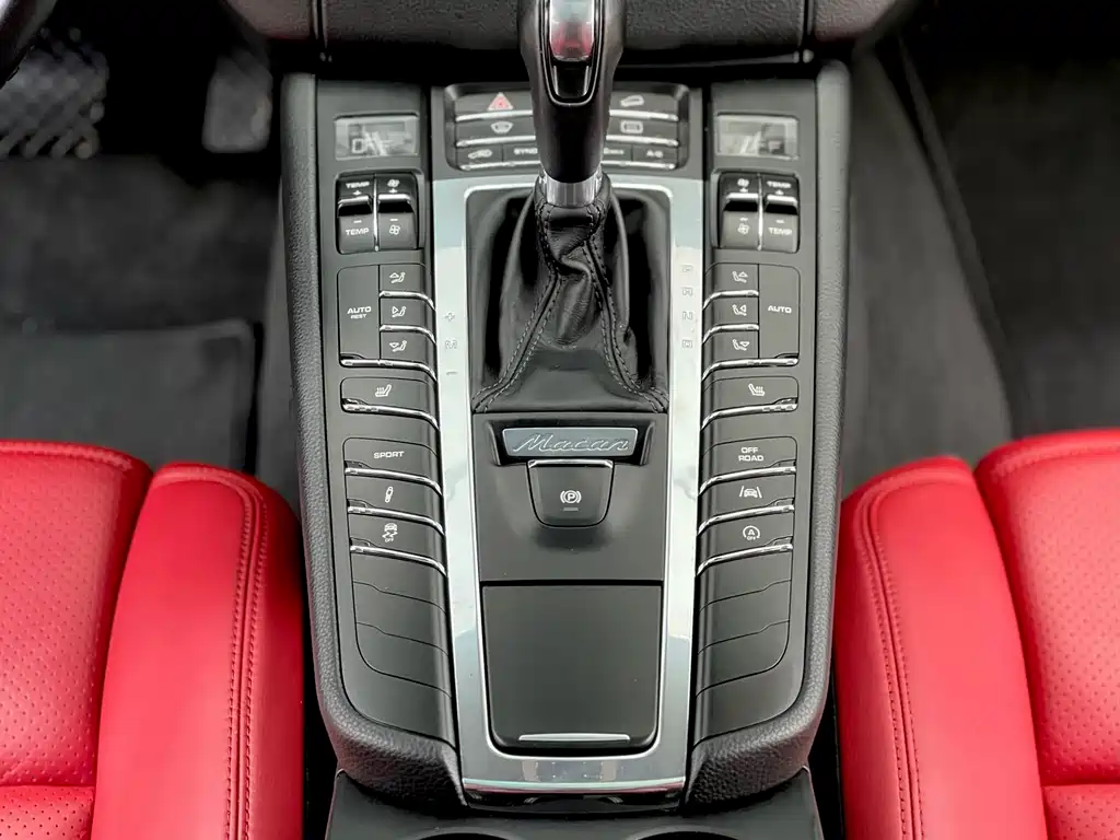 Porsche Macan 2018 — фото 14