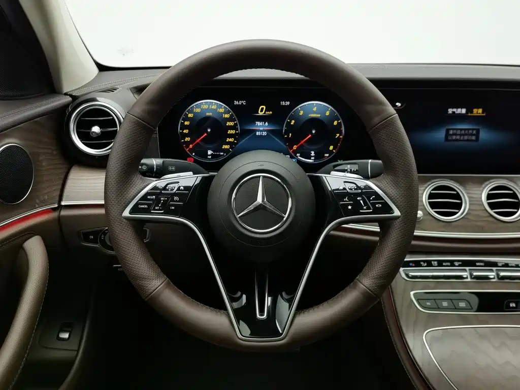 Mercedes-Benz E-Class 2022 — фото 11