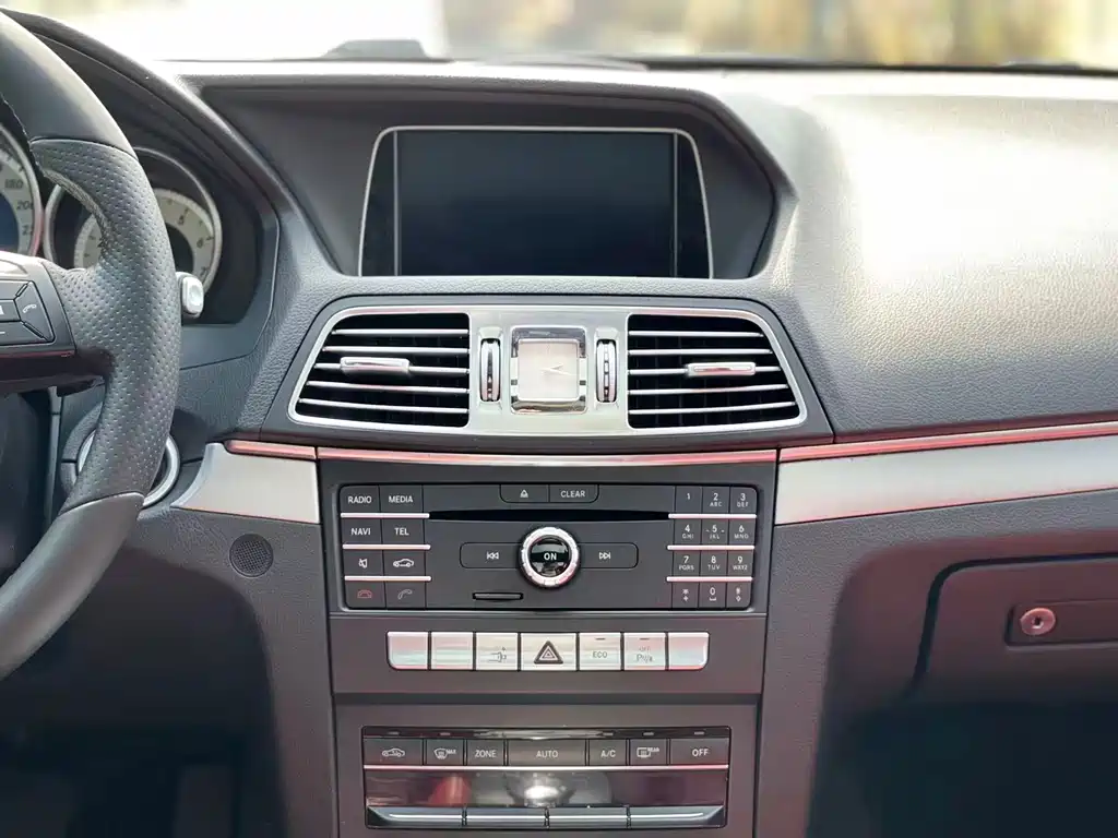 Mercedes-Benz E-Class 2015 — фото 21