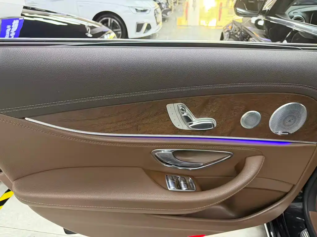 Mercedes-Benz E-Class 2019 — фото 10