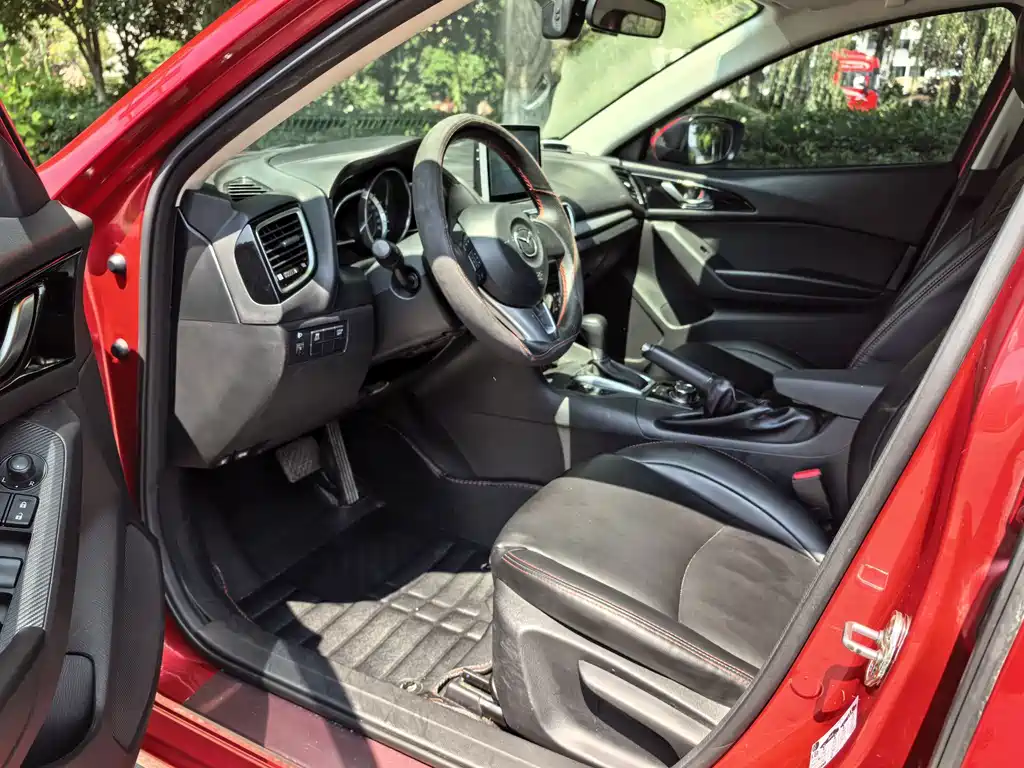 Mazda 3 Axela 2016 — фото 13