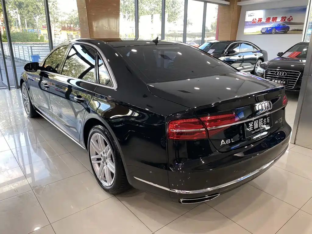 Audi A8 2017 — фото 4