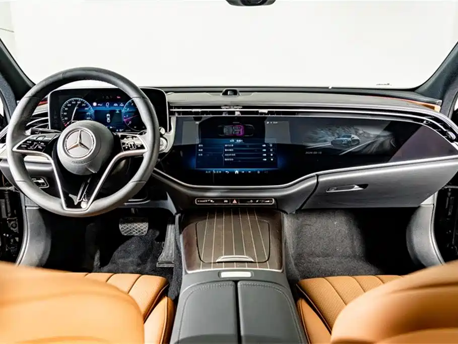 Mercedes-Benz E-Class 2025 — фото 15