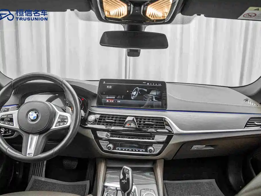 BMW 5 Series 2022 — фото 13