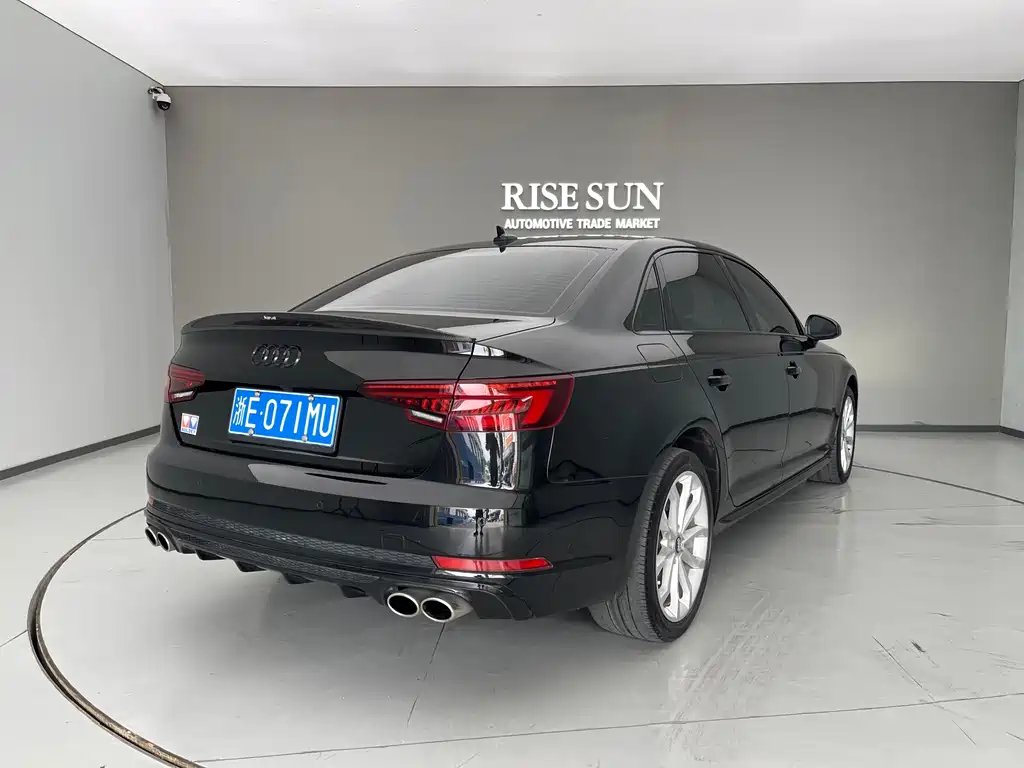 Audi A4L 2019