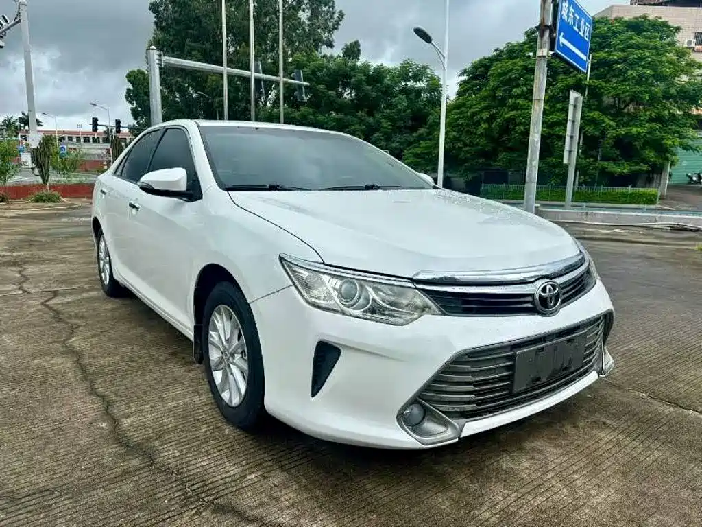 Toyota Camry 2016 — фото 3