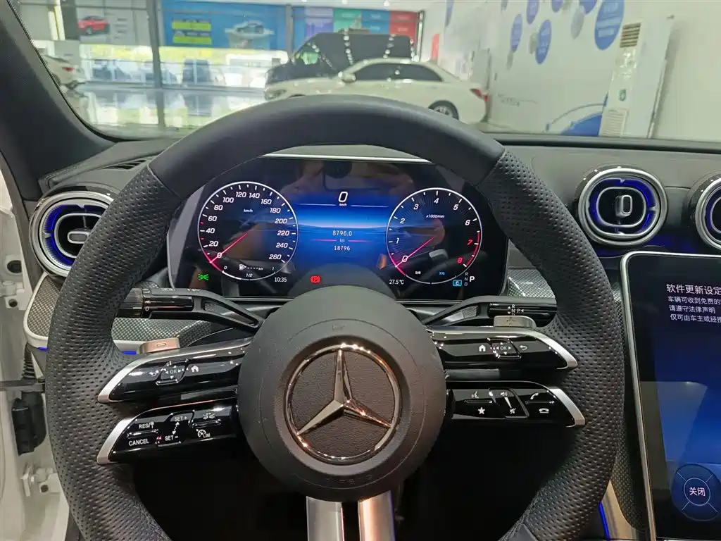 Mercedes-Benz C-Class 2025 — фото 12