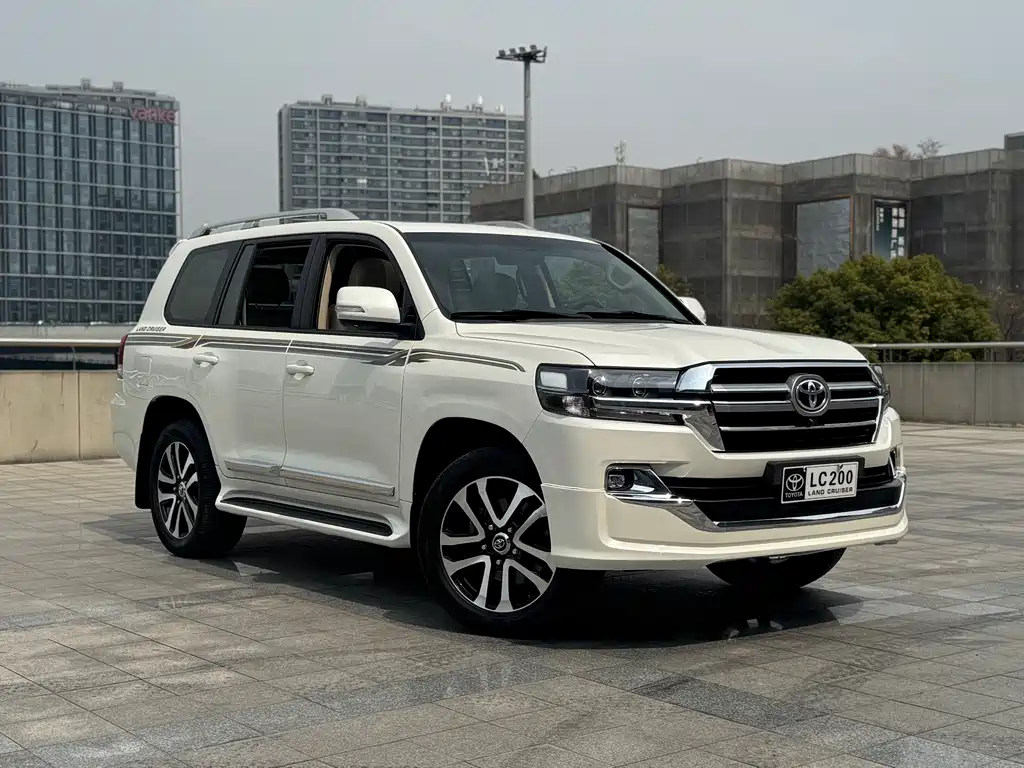 Toyota Land Cruiser 2019 — фото 3