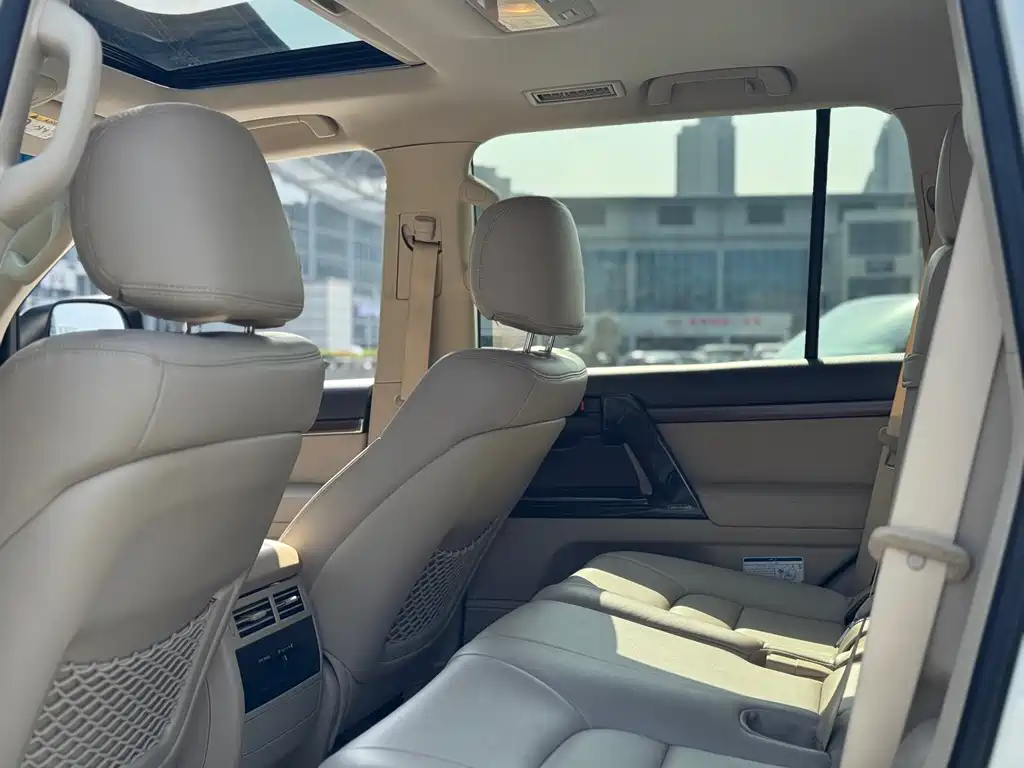 Toyota Land Cruiser 2019 — фото 11