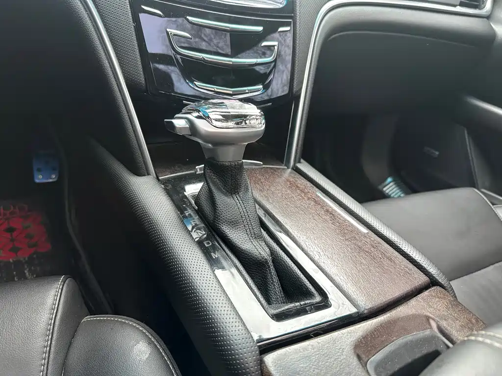 Cadillac XTS 2019 — фото 15