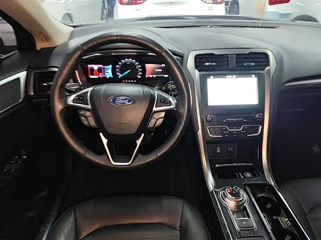 Ford Mondeo 2017 — фото 11