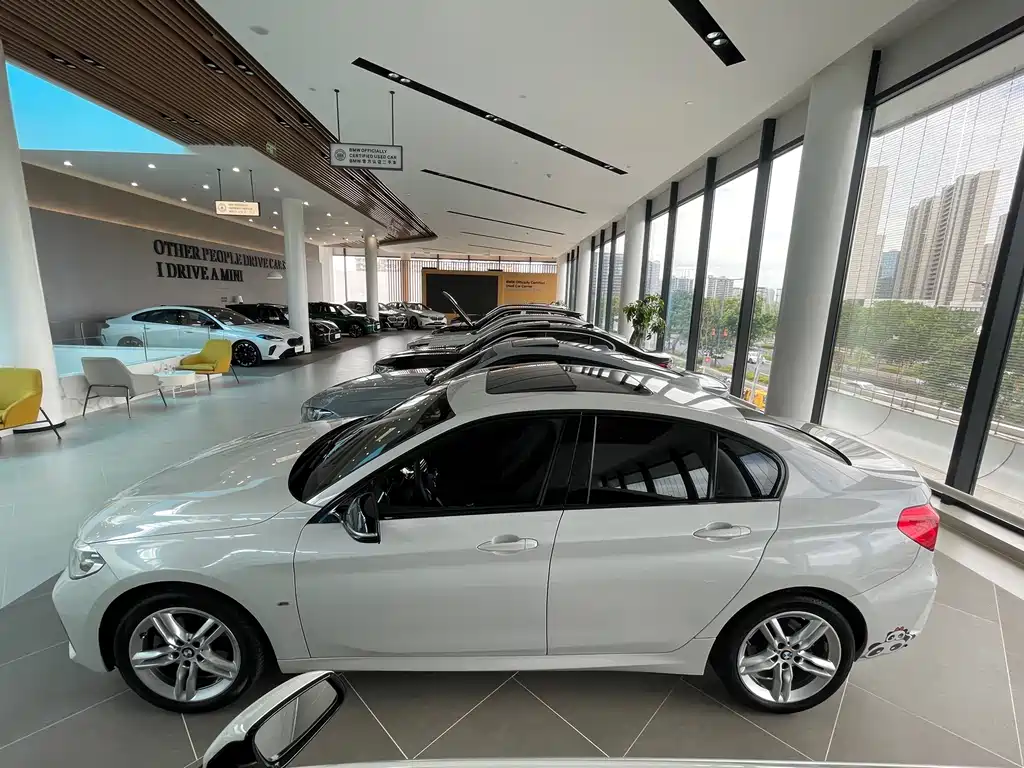 BMW 1 Series 2021