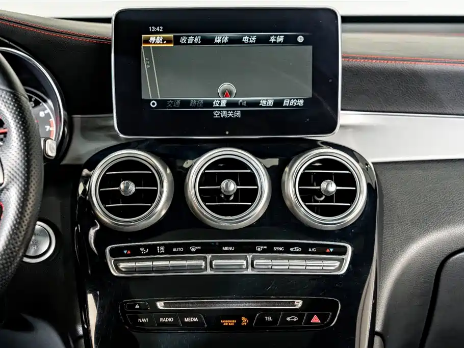 Mercedes-Benz GLC AMG 2019 — фото 15